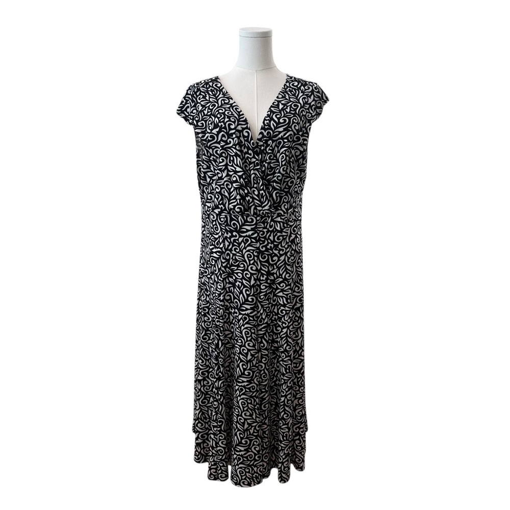 Women's 3X V-Neck Cap Sleeve Black White Shift Midi Career Casual PLUS Dress